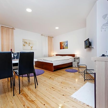 La Svalba Rooms & Studios Rovinj Exterior photo