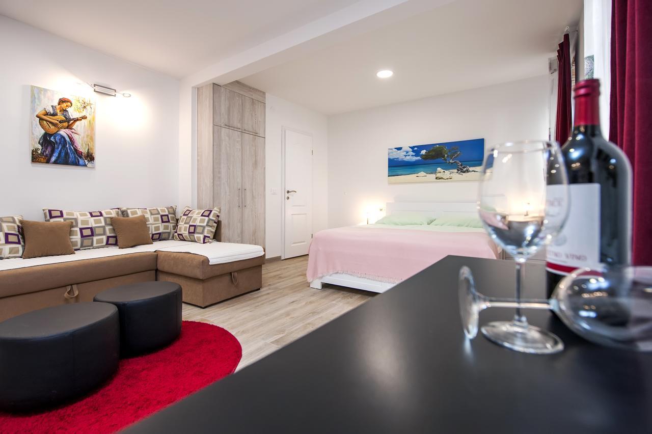 La Svalba Rooms & Studios Rovinj Exterior photo