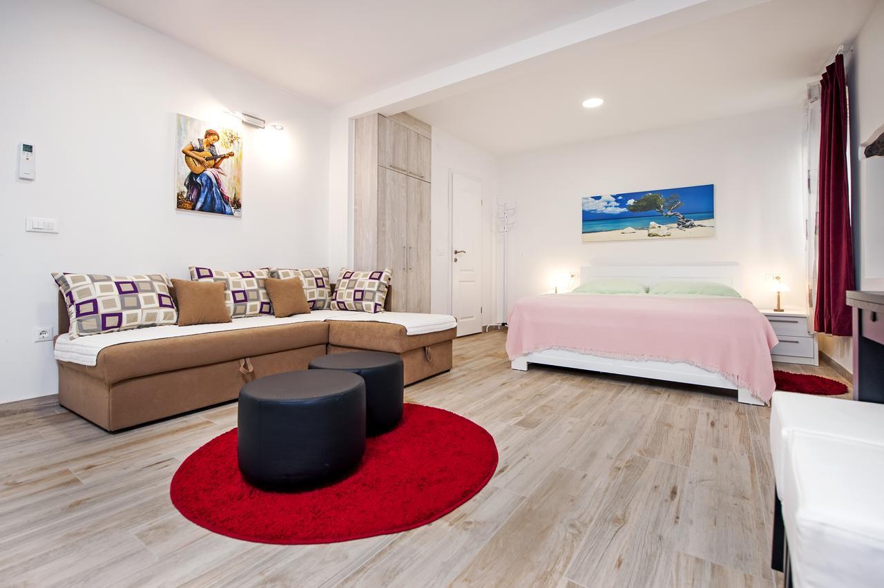 La Svalba Rooms & Studios Rovinj Exterior photo
