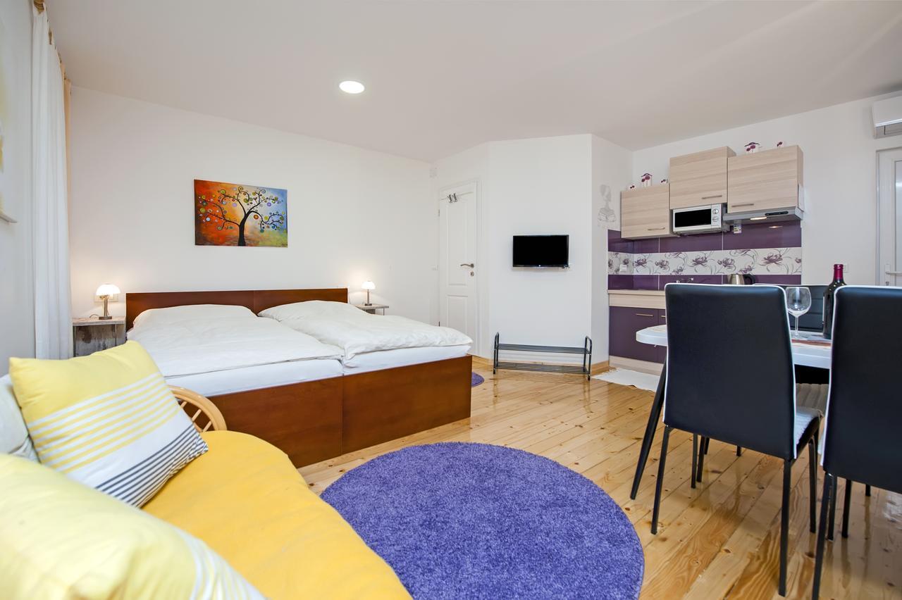 La Svalba Rooms & Studios Rovinj Exterior photo