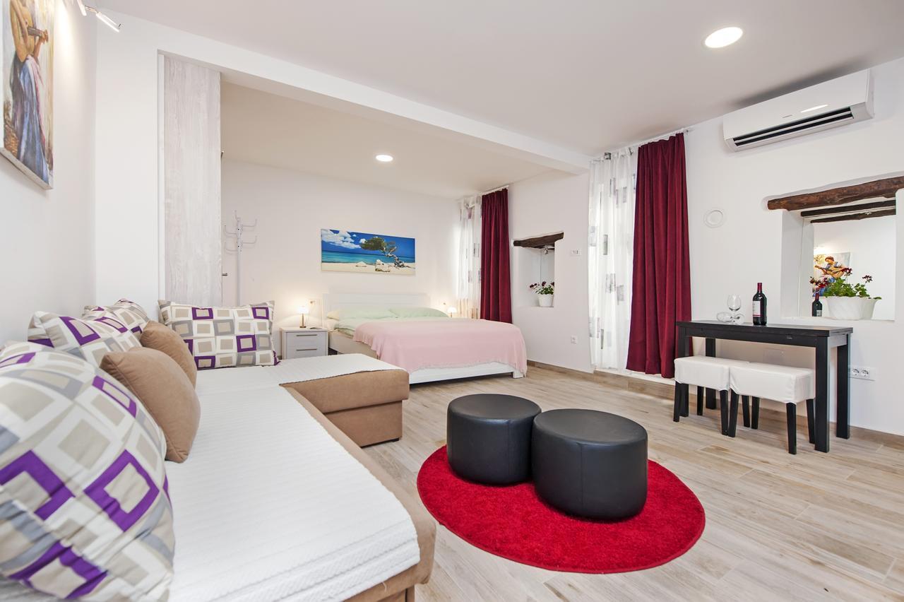 La Svalba Rooms & Studios Rovinj Exterior photo