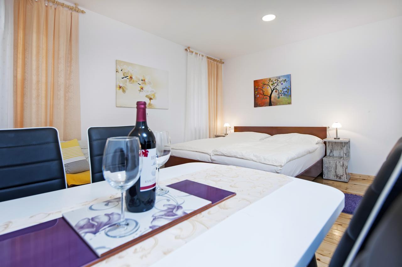La Svalba Rooms & Studios Rovinj Exterior photo